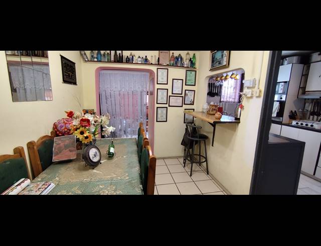 2 BEDROOM FREEHOLD FOR SALE IN MANENBERG